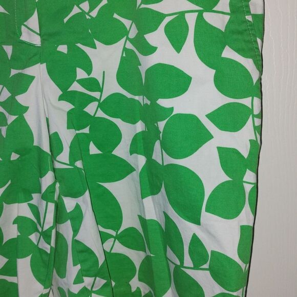 Izod green and white leaf print shorts Sz 16 - Picture 2 of 5